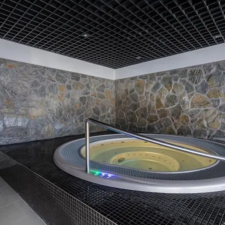 A19 Park -basen ,sauny ,silownia ,jacuzzi Daire